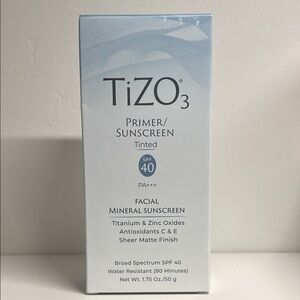 Tizo 3 Primer Facial/ Sunscreen Tinted Mineral Sunscreen SPF 40